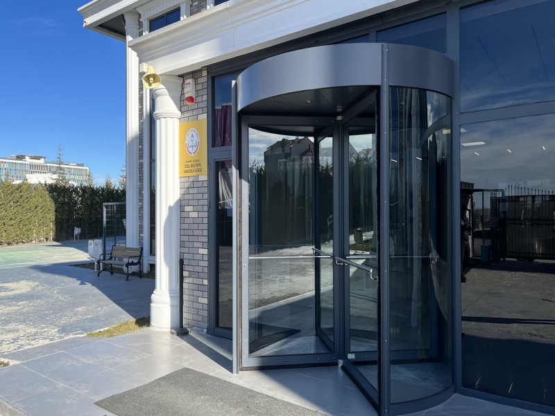 Manuel Döner Kapılar